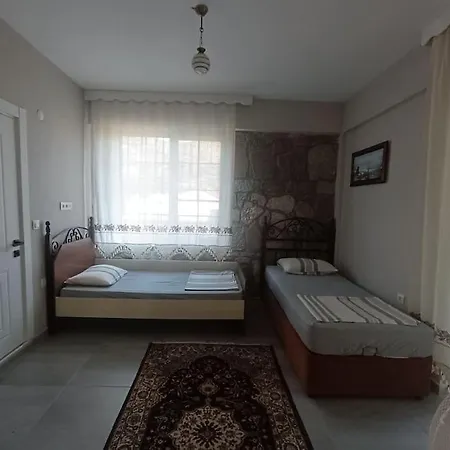 - Kiroba Camlikonak Tas Villa *