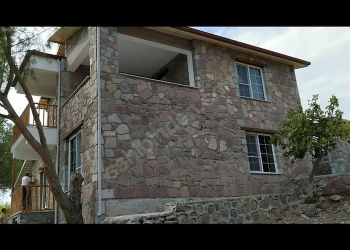 - Kiroba Camlikonak Tas Dikili