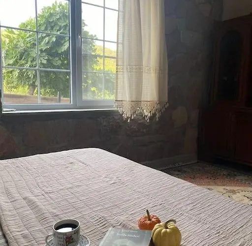 - Kiroba Camlikonak Tas *