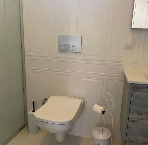 - Kiroba Camlikonak Tas Vila *