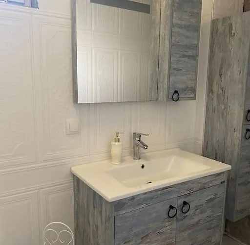 Vila - Kiroba Camlikonak Tas *