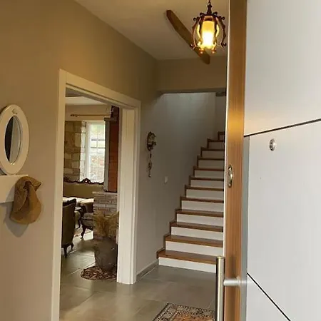 - Kıroba çamlıkonak Taş * Dikili