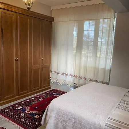 - Kıroba çamlıkonak Taş * Dikili