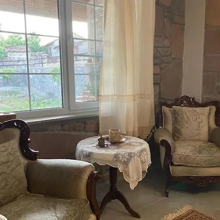 - Kıroba çamlıkonak Taş Villa