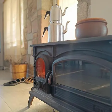 - Kıroba çamlıkonak Taş