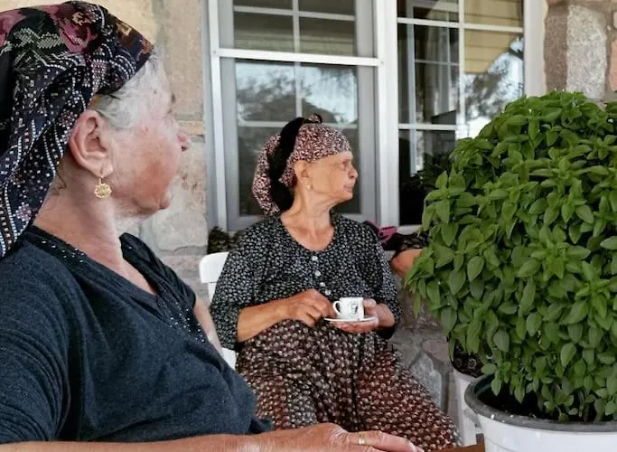 - Kiroba Camlikonak Tas Villa